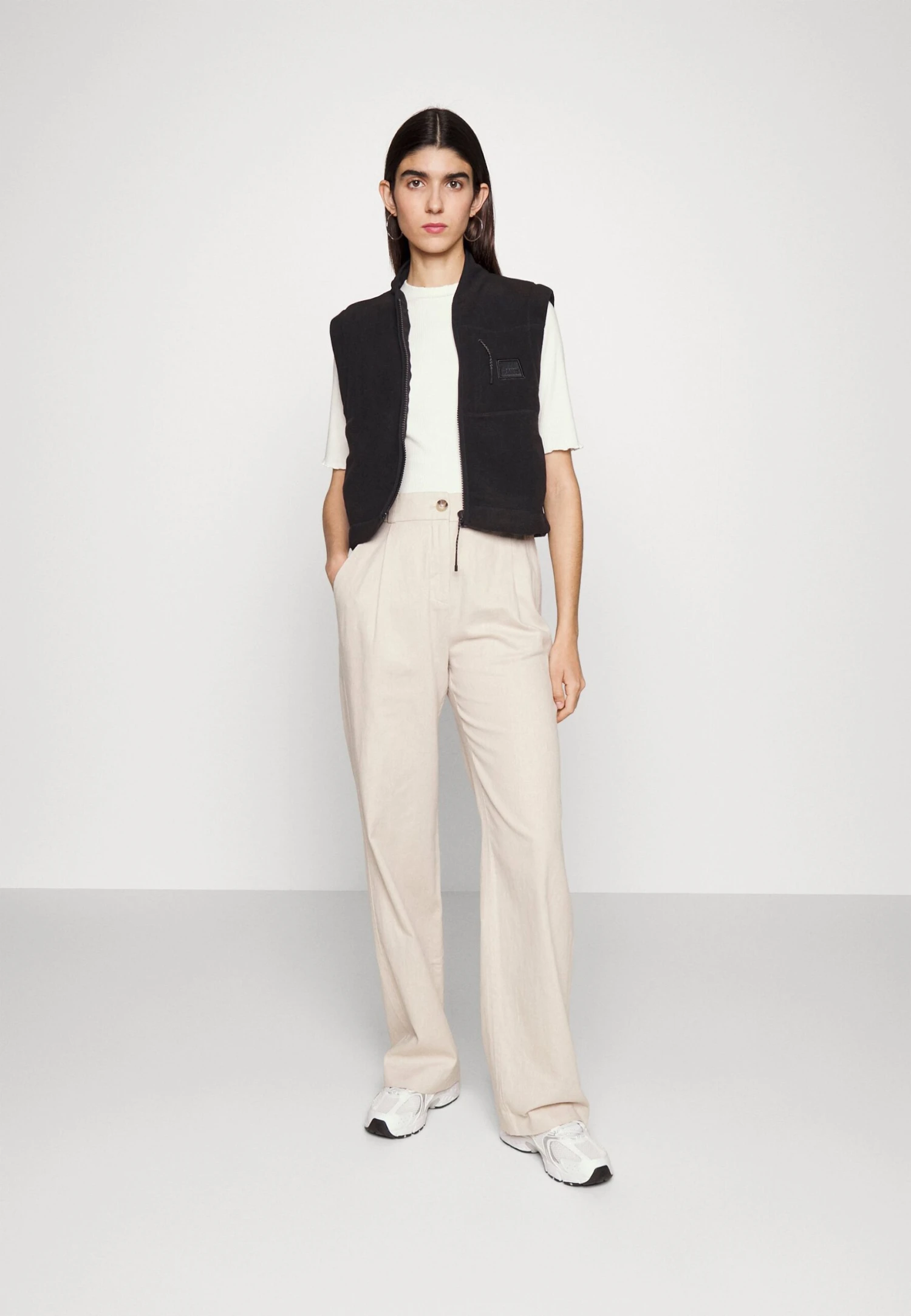 Rains Veste Sans Manches - Black 4 Rains Veste Sans Manches - Black – Image 2