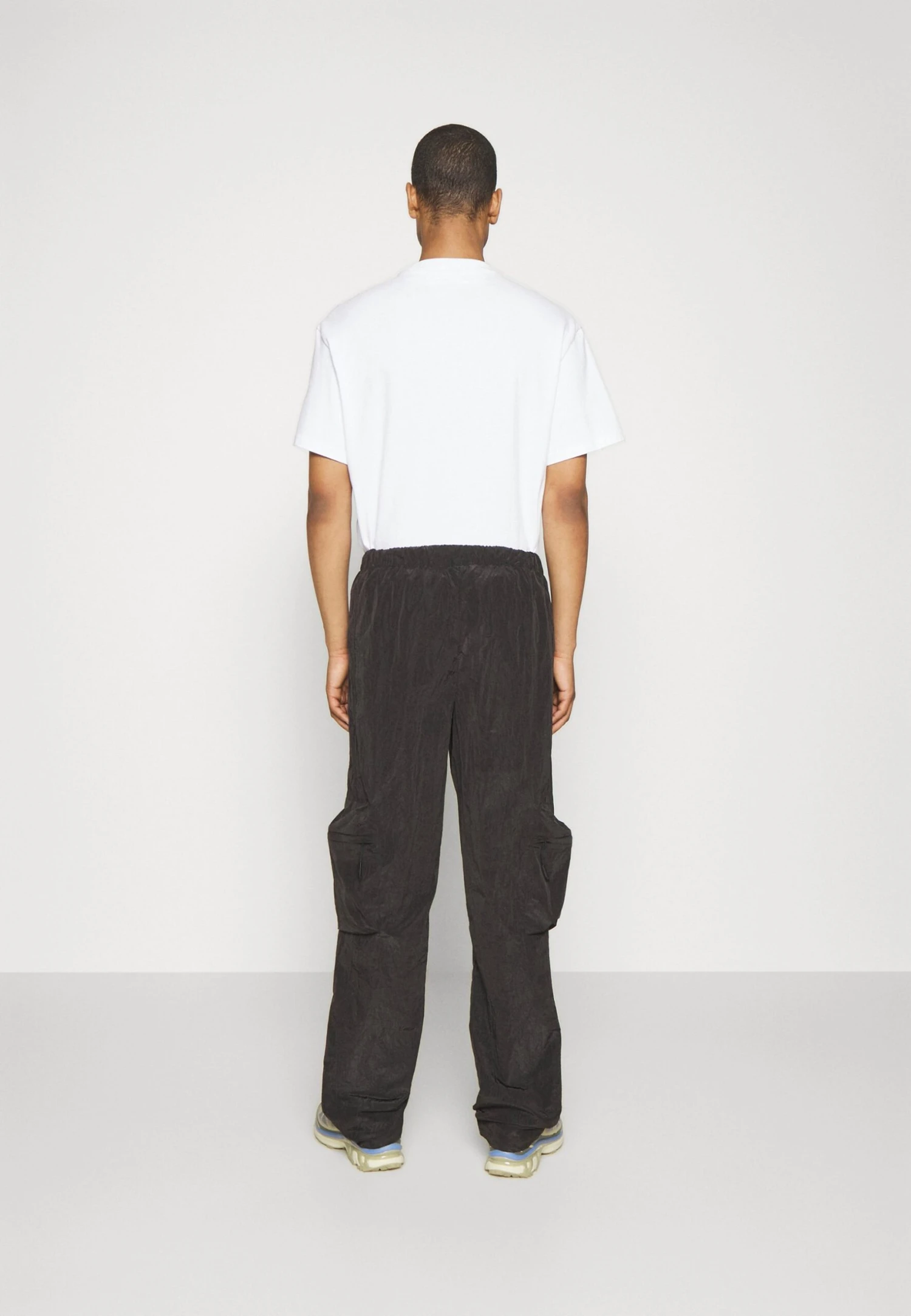 Rains Kano Pants Regular Unisex - Pantalon Cargo - Black 5 Rains Kano Pants Regular Unisex - Pantalon Cargo - Black – Image 3