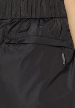 Rains Wide - Short - Black -Rains 8b7c491fb0124a53b4bff0f36adc3304