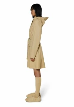 Rains Curve Jacket - Parka - Sand -Rains 9d75e9a7ca4347fe8afb70f03b018e30
