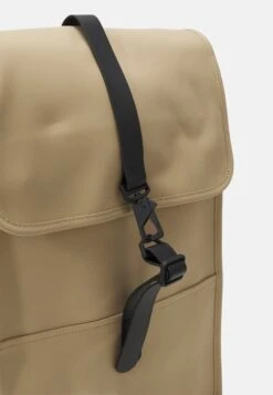 Rains Backpack Unisex - Sac À Dos - Sand -Rains a0c69c5fe3364144b6cbc51304146889